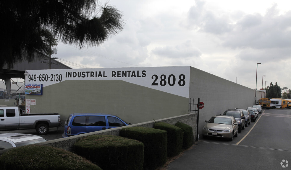 2808 W 5th St, Santa Ana, CA for lease - Primary Photo - Image 1 of 7