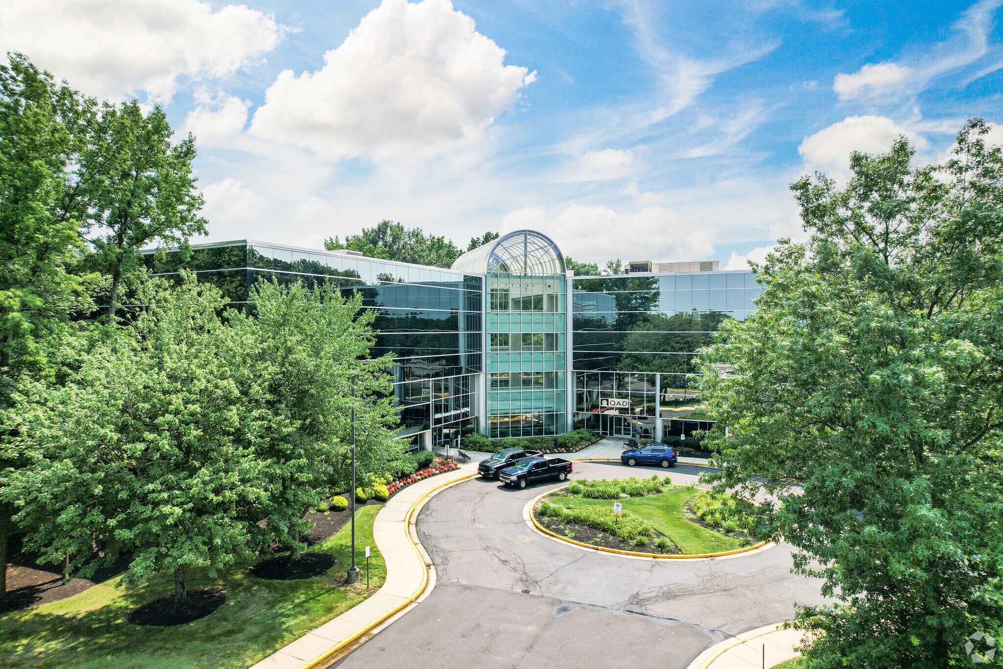 10000 Midlantic Dr, Mount Laurel, NJ for lease Primary Photo- Image 1 of 7