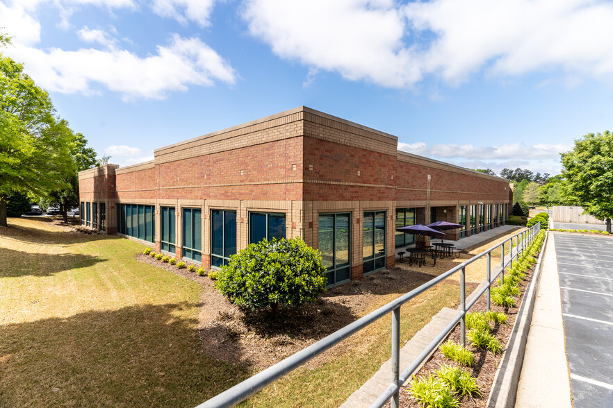 2015 Vaughn Rd, Kennesaw, GA for lease - Building Photo - Image 1 of 1