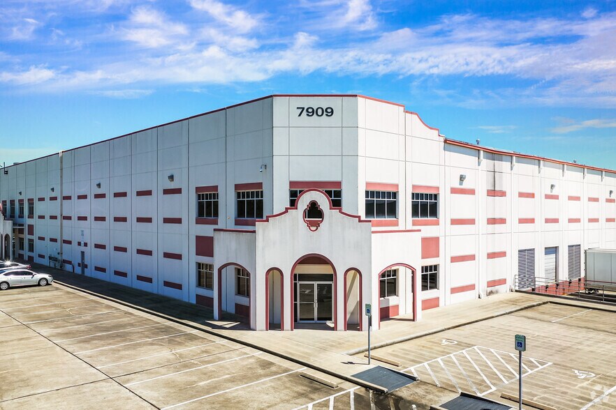 7909 Northcourt Rd, Houston, TX 77040