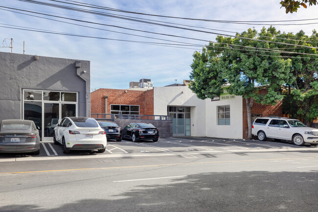 More details for 3384 Robertson Pl, Los Angeles, CA - Office, Flex for Lease