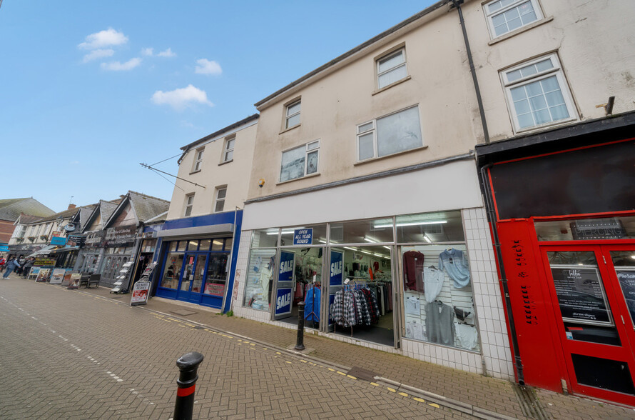 58-60 High St, Skegness for sale - Primary Photo - Image 1 of 2