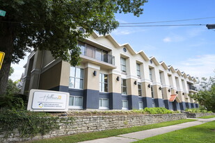 2181 Victory Pky, Cincinnati OH - Parking Garage