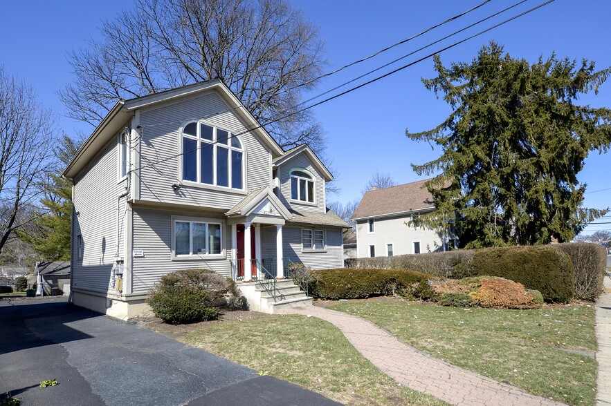 677 Passaic Ave, Nutley, NJ 07110