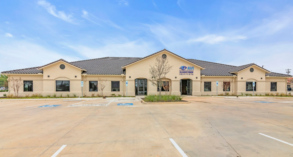 251 W Southlake Blvd, Southlake, TX for lease - Building Photo - Image 1 of 11