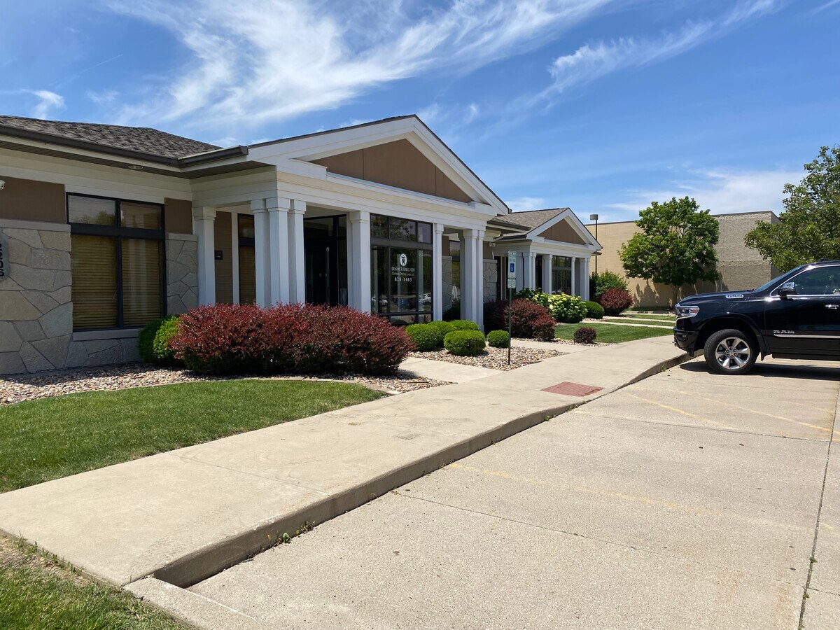 2206 Cottage Ave, Bloomington, IL 61701 Office for Lease