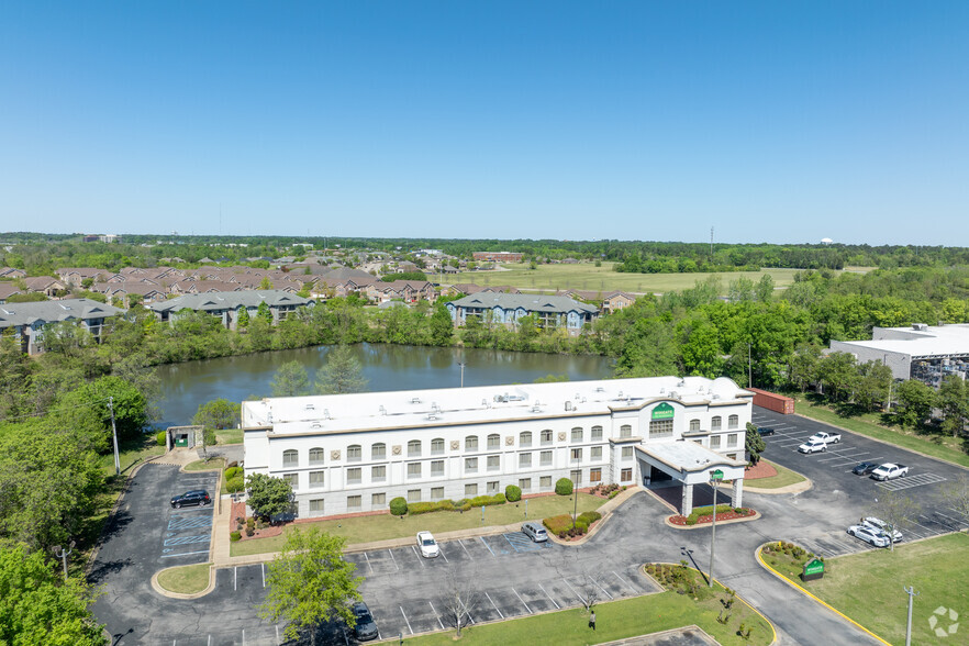 2060 Eastern Blvd, Montgomery, AL for sale - Aerial - Image 1 of 1