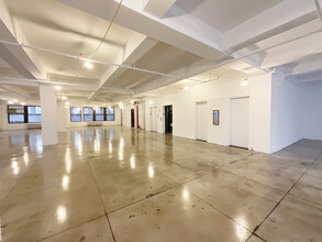 39-43 W 37th St, New York, NY for lease Interior Photo- Image 1 of 4