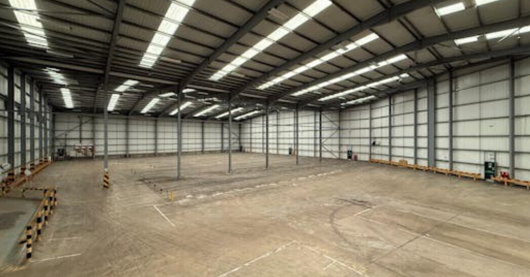 Manor Ln, Deeside for lease Interior Photo- Image 1 of 1