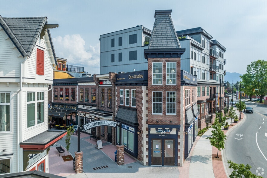 45922 Thunderbird Ln, Chilliwack, BC for sale - Primary Photo - Image 1 of 1