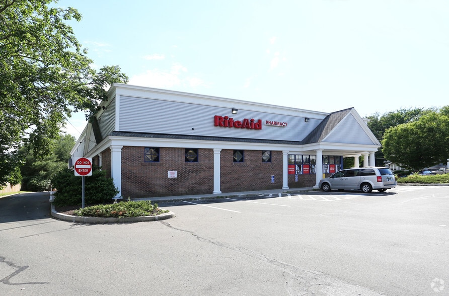 588 Main St, East Haven, CT for sale - Building Photo - Image 3 of 3