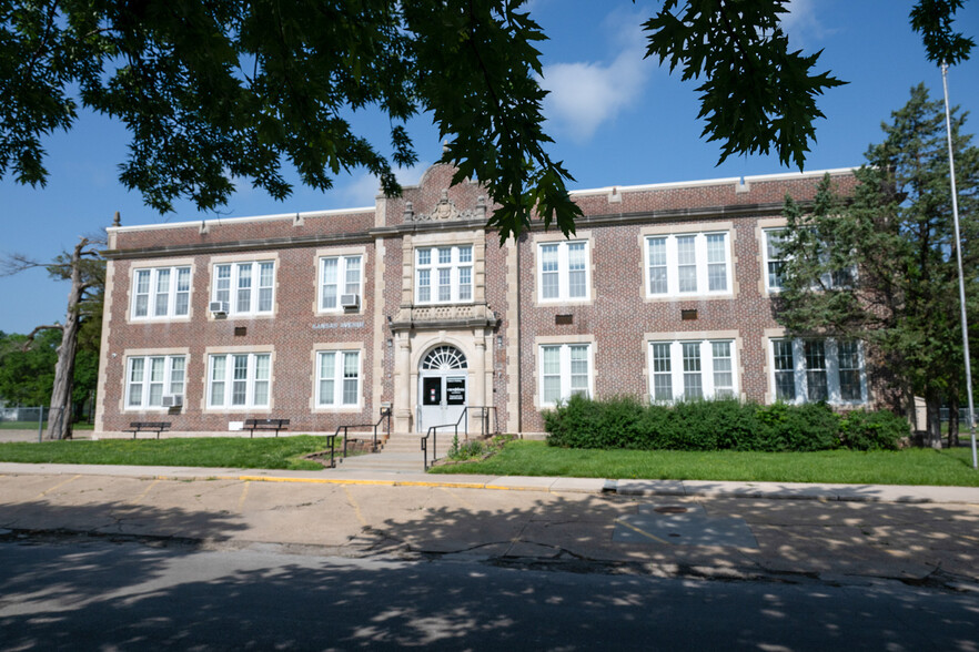 315 S Market St, Emporia, KS for sale - Building Photo - Image 1 of 7