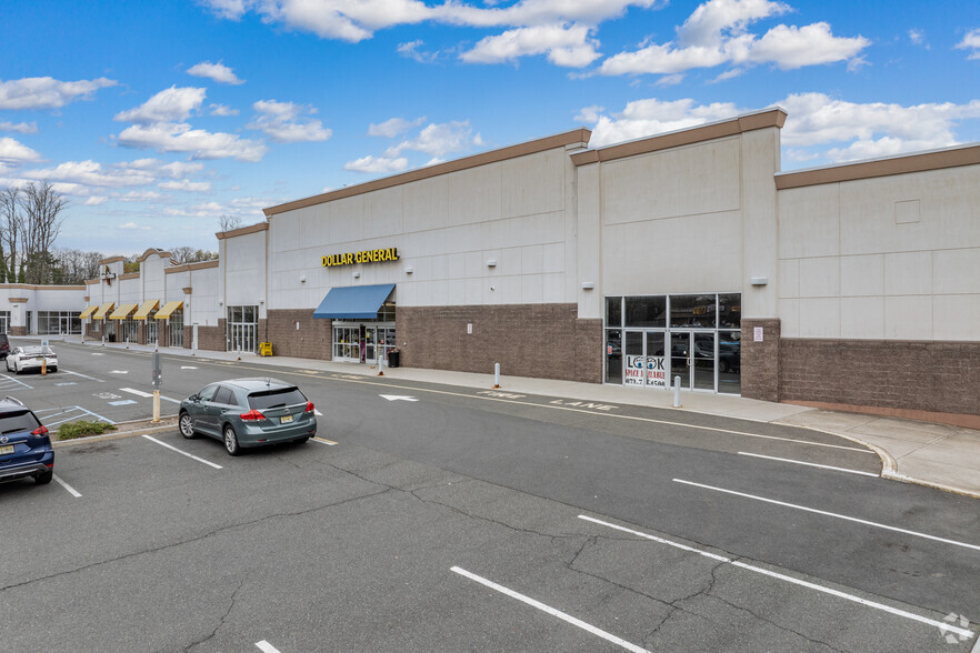 300 W Sylvania Ave, Neptune City, NJ for lease - Primary Photo - Image 1 of 17