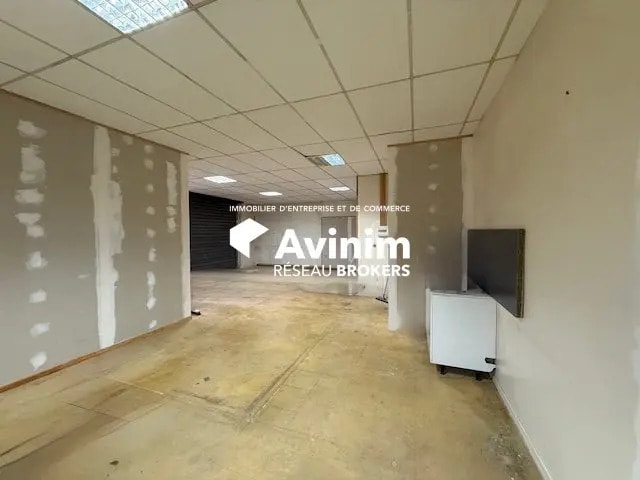 Industrial in Domont for lease - Interior Photo - Image 2 of 2