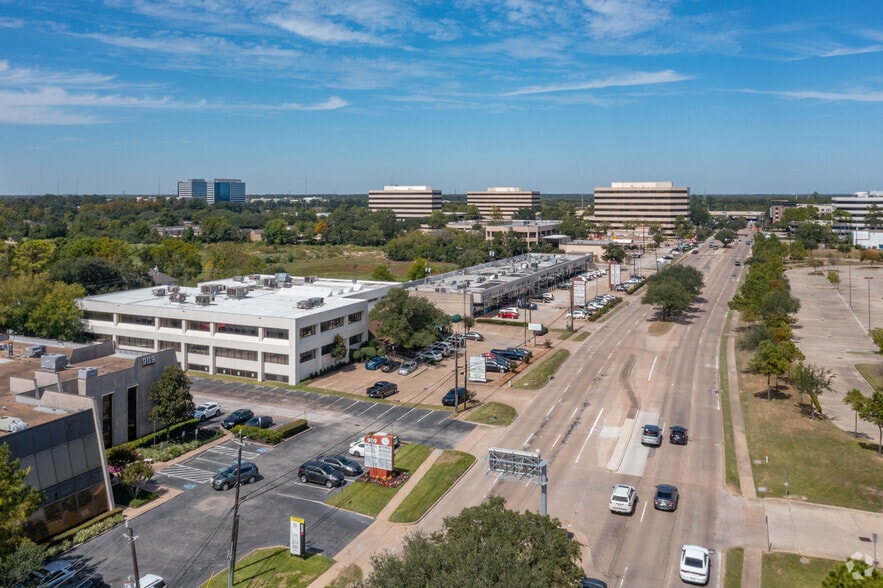 955 Dairy Ashford Rd, Houston, TX for lease - Aerial - Image 2 of 7
