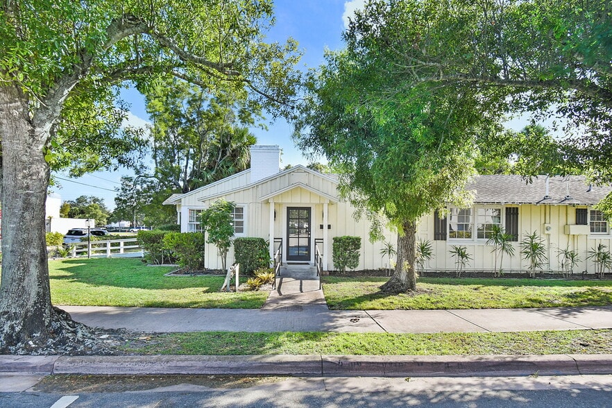 300 SE Detroit Ave, Stuart, FL for sale - Building Photo - Image 2 of 65