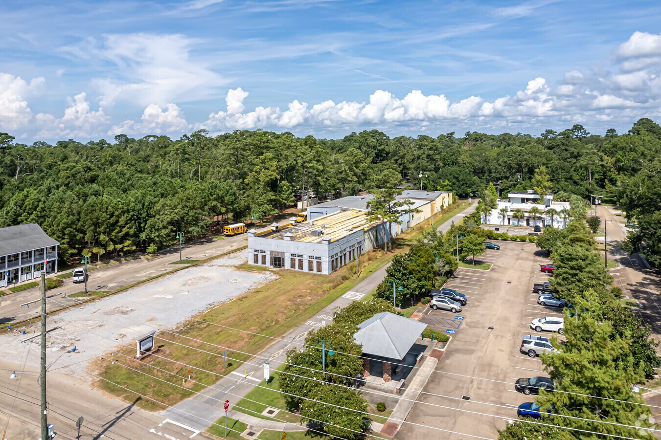 698 Lafitte St, Mandeville, LA 70448