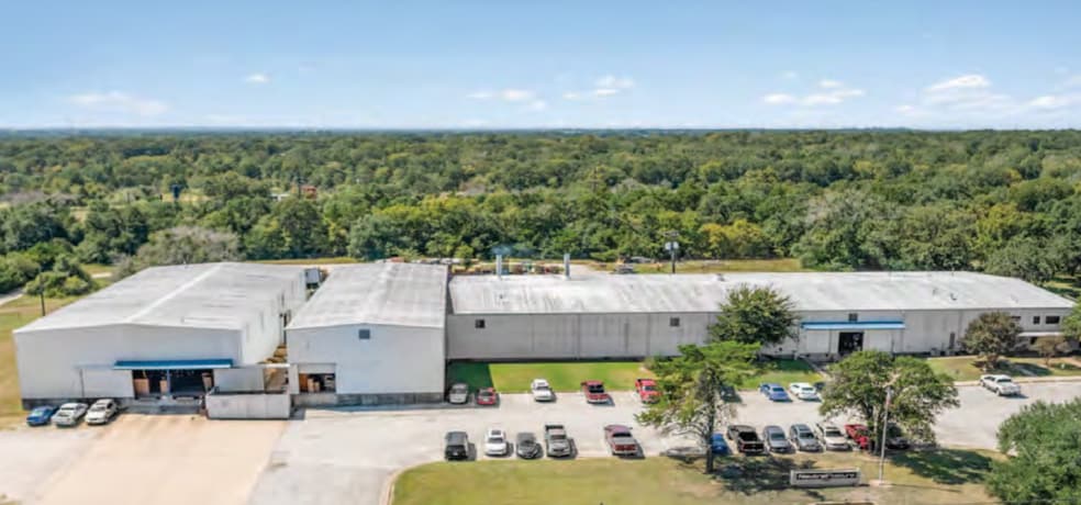 3904 N Texas Ave, Bryan, TX for lease - Building Photo - Image 3 of 11