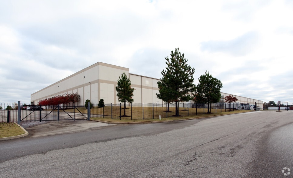 5400 Distriplex Farms Dr, Memphis, TN for lease - Building Photo - Image 2 of 3