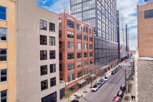 1033 W Van Buren Street - Loft