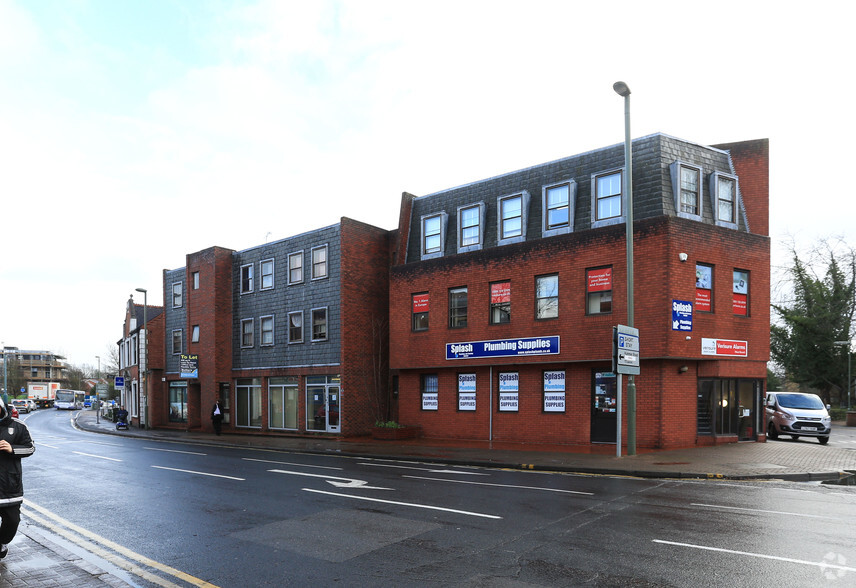 131-139 High St, Egham for lease - Primary Photo - Image 1 of 9