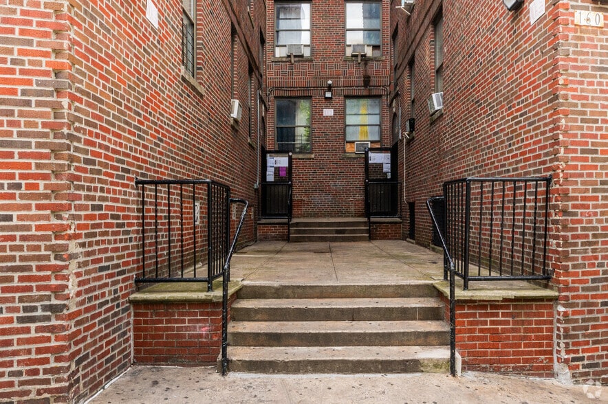 158-160 W 168th St, Bronx, NY for sale - Building Photo - Image 2 of 4