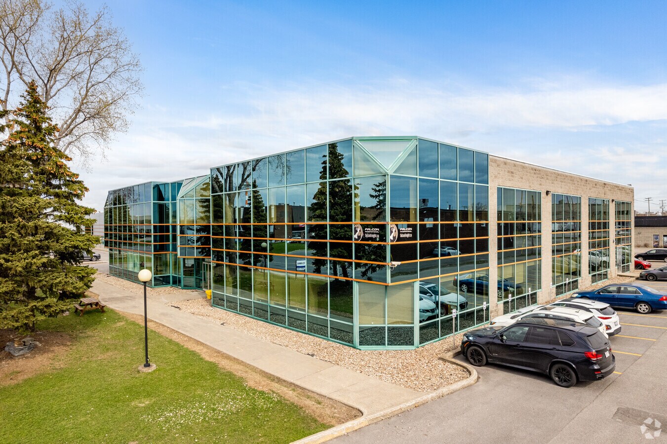 52 Boul Hymus, Pointeclaire, QC H9R 1C9