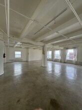 656 S Los Angeles St, Los Angeles, CA for lease Interior Photo- Image 2 of 2