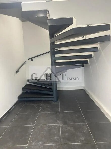 Industrial in Bonneuil-sur-Marne for lease - Interior Photo - Image 2 of 4