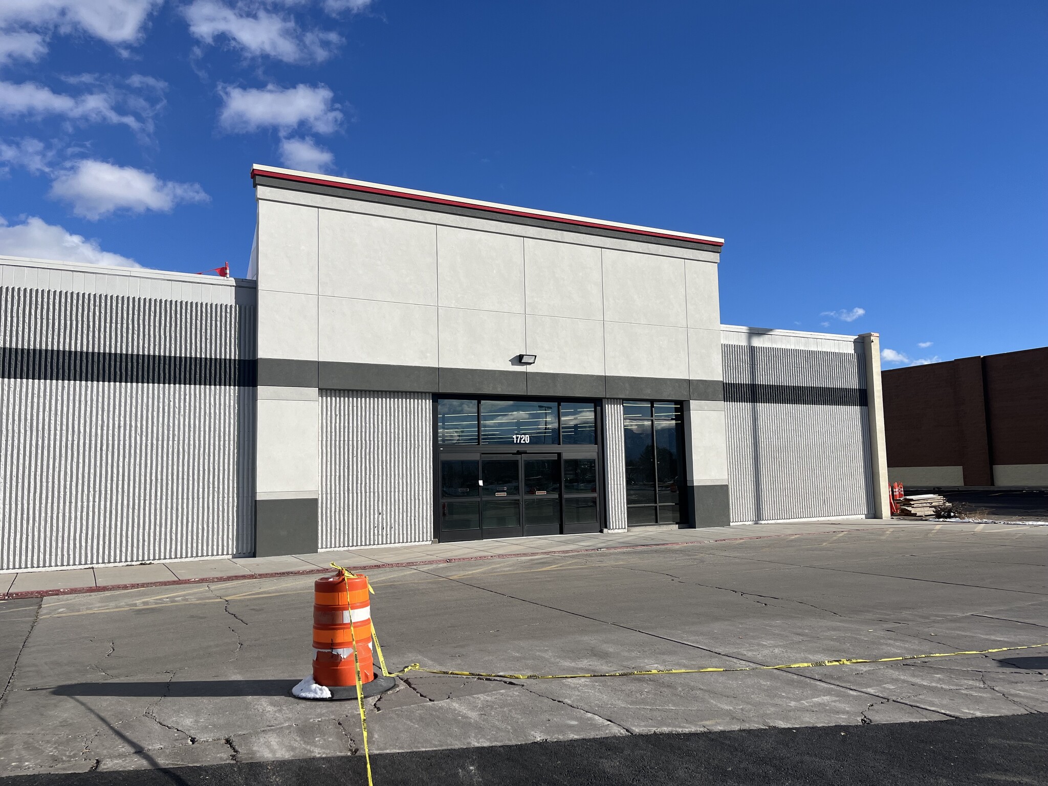 1720 N Main St, Logan, UT for lease Primary Photo- Image 1 of 9