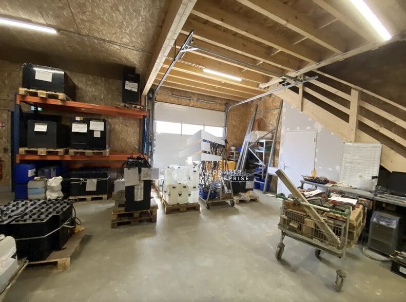 Flex in Saint-Herblain for lease - Interior Photo - Image 2 of 10