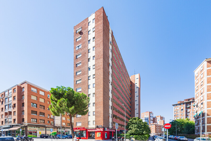 Calle Elfo, 76, Madrid, Madrid for sale - Primary Photo - Image 1 of 2