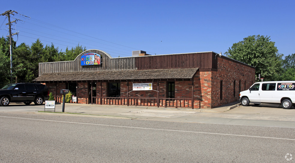 125 S Clear Springs Rd, Mustang, OK for sale - Primary Photo - Image 1 of 1