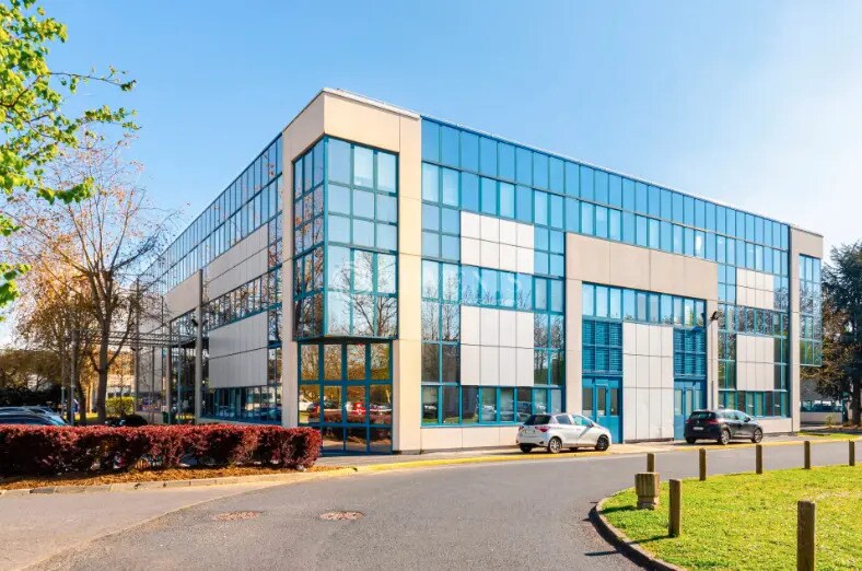 Office in Fresnes for lease - Building Photo - Image 1 of 2