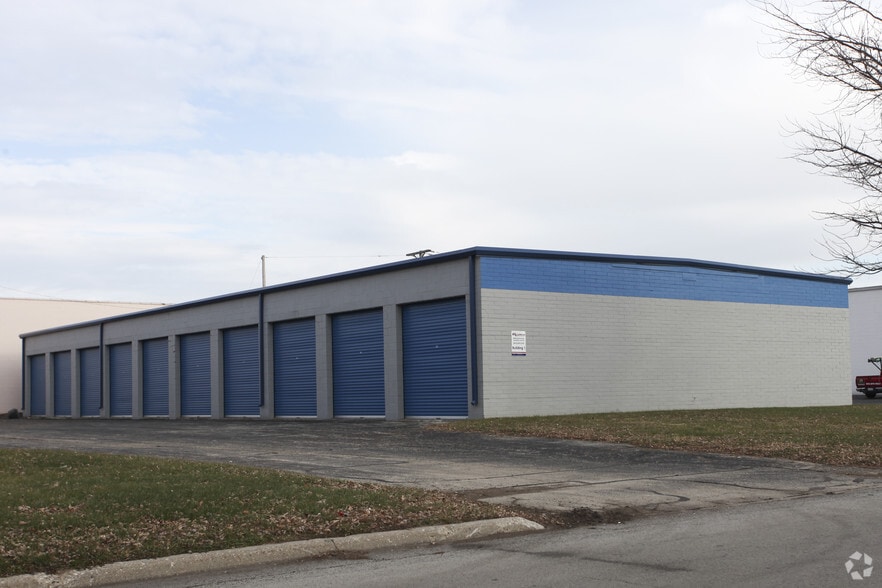 4560 Stenstrom Rd, Rockford, IL for sale - Primary Photo - Image 1 of 3