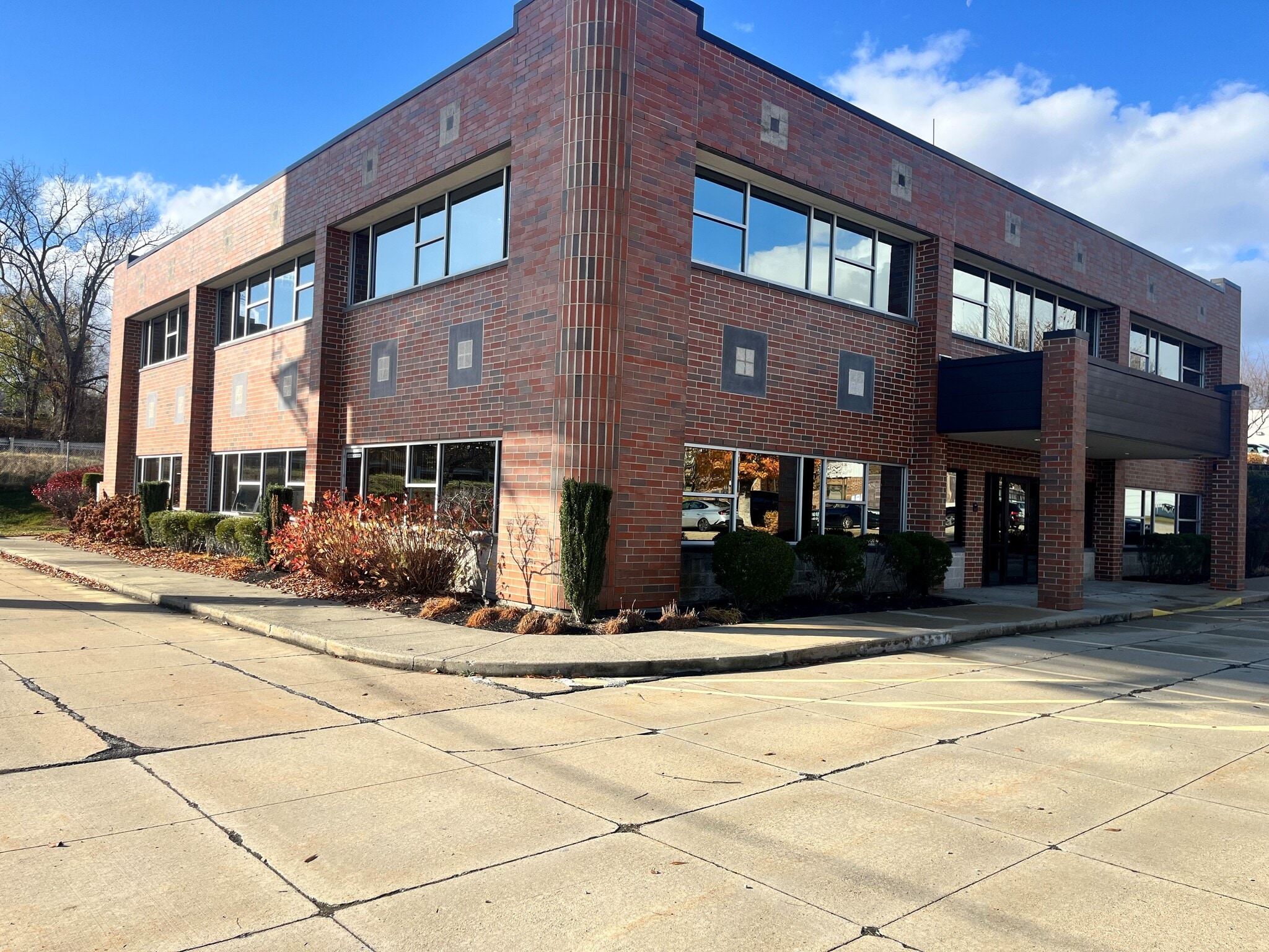 989-991 Waterman Ave, East Providence, RI for lease Primary Photo- Image 1 of 2