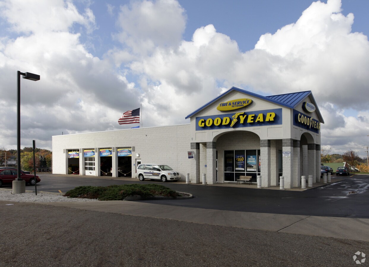 3453 S Arlington Rd, Akron, OH 44312