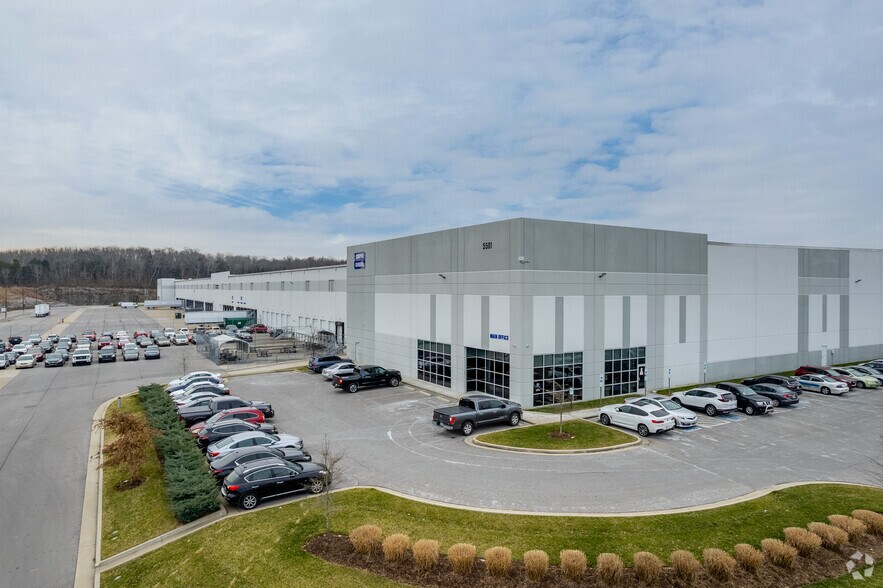 5501 CentrePointe Dr, La Vergne, TN for sale - Primary Photo - Image 1 of 1