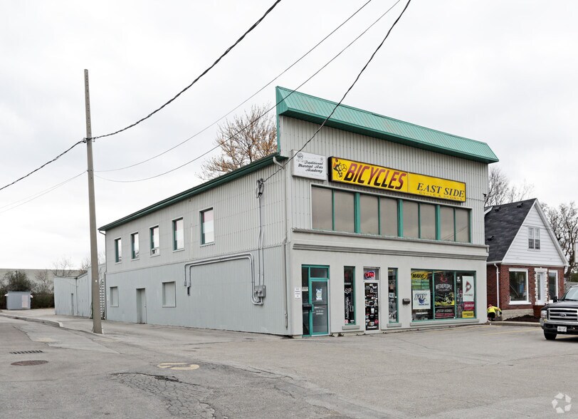 1264 Victoria St N, Kitchener, ON N2B 3C9