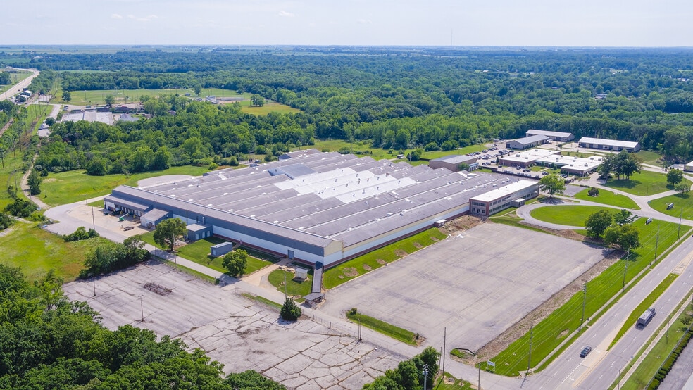 625-701 S Side Dr, Decatur, IL for lease - Building Photo - Image 3 of 11