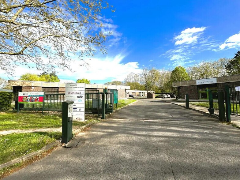 Office in Lisses for lease - Building Photo - Image 1 of 7