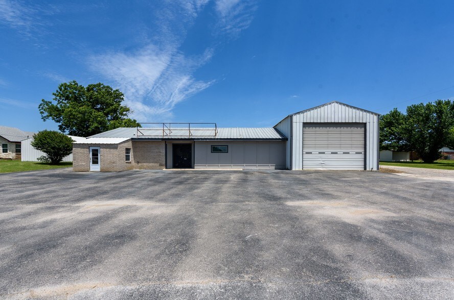 1425 S Trinity Rd Denton Tx 76208 Industrial Space For Lease