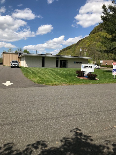 15 Lunar Dr, Woodbridge, CT for sale Building Photo- Image 1 of 1