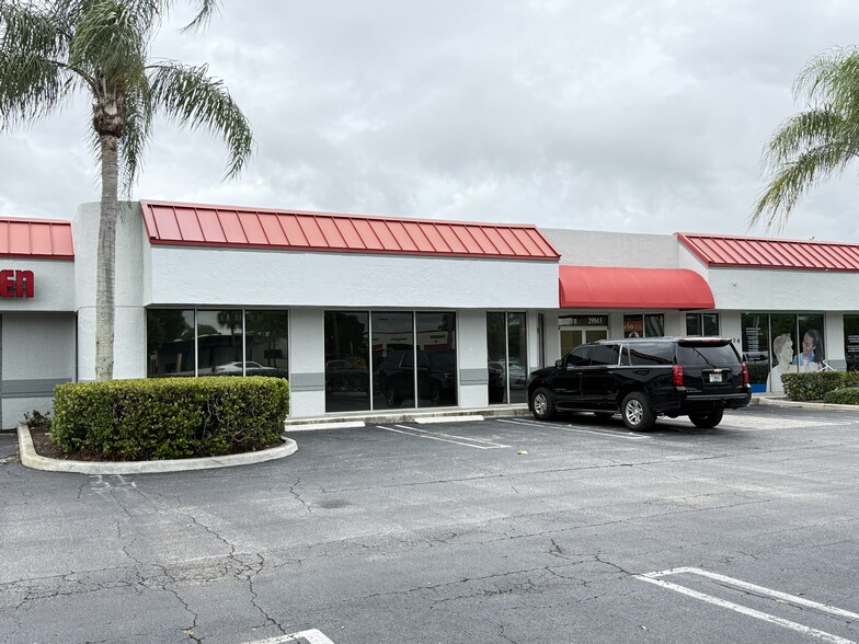 2902-2990 Jog Rd, Greenacres, FL for lease - Building Photo - Image 1 of 5