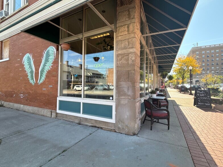 529 N 3rd St, Wausau, WI for lease - Primary Photo - Image 1 of 80