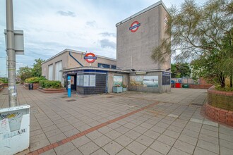 9-13 Cambridge Park, London for lease Building Photo- Image 2 of 19