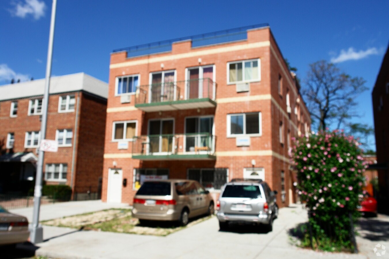 1472114723 Barclay Ave, Flushing, NY 11355