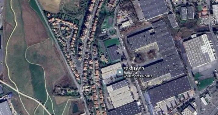 Industrial in Louvres for lease - Building Photo - Image 3 of 14