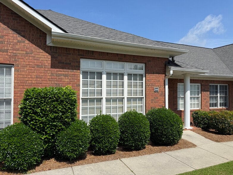 4595 Towne Lake Pky, Woodstock, GA for sale - Building Photo - Image 1 of 24