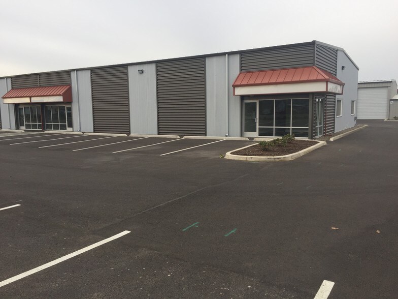 3032 Schmidt Ln, Hubbard, OR for sale - Building Photo - Image 1 of 1